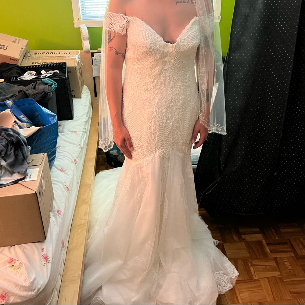 Couture Wedding Dress & Veil (brand new)